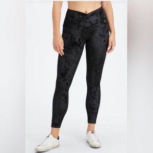 Fabletics Oasis Crushed Velour Crossover Legging - NWT - Size L